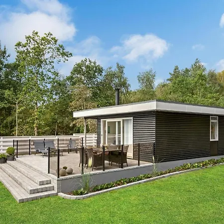 2 Bedroom In Aakirkeby Vester Somarken