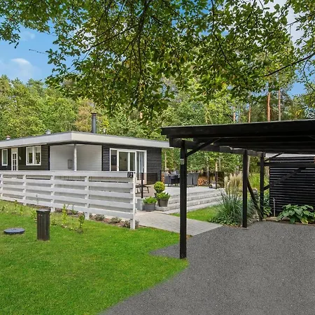 Beautiful In Aakirkeby With Wifi Casa de Férias Vester Somarken