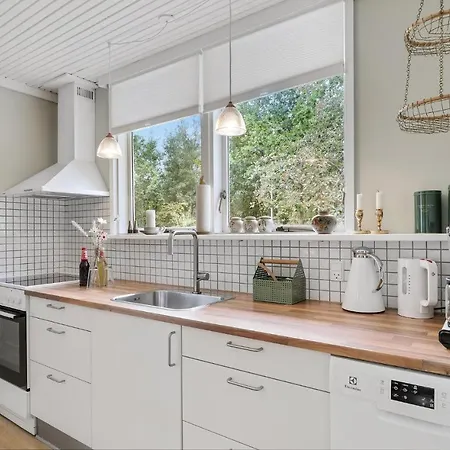 2 Bedroom In Aakirkeby Vester Somarken