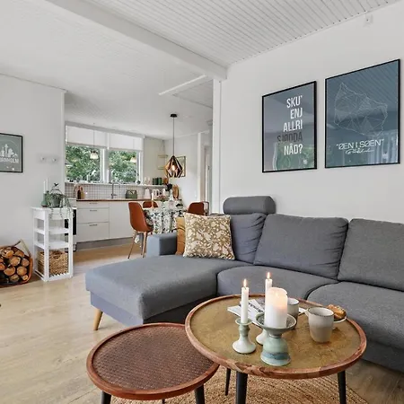 2 Bedroom In Aakirkeby *